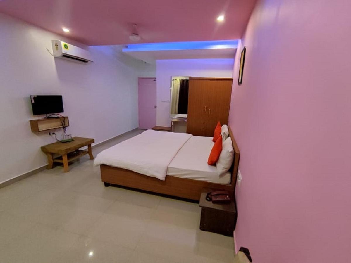 Hotel Krishna Pārdi Exterior foto